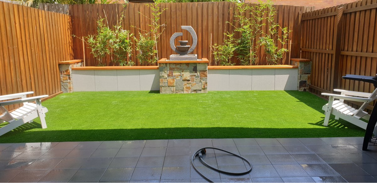Keeping Your Rersidential or Commercial Artificial Lawn Pristine